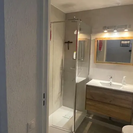 Апартаменти With Port View Terrace With Ac Антіб