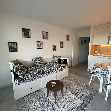 With Port View Terrace With Ac Apartment